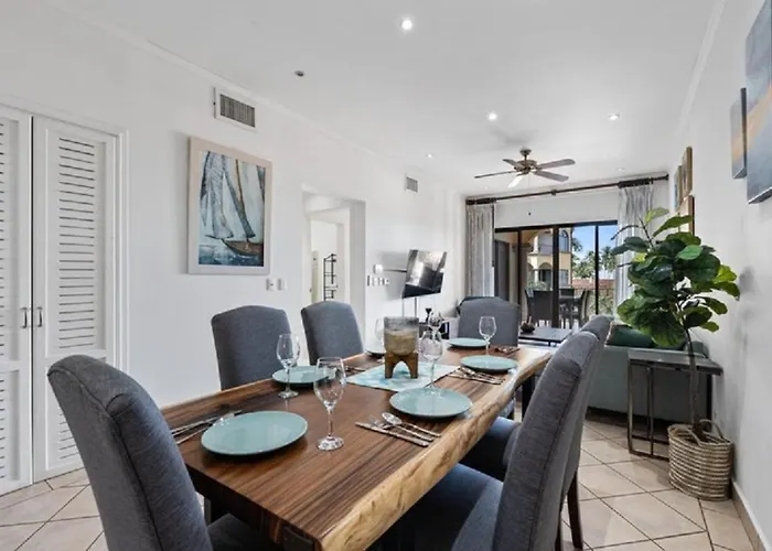 Holiday home Oceanview Across From With Pool *